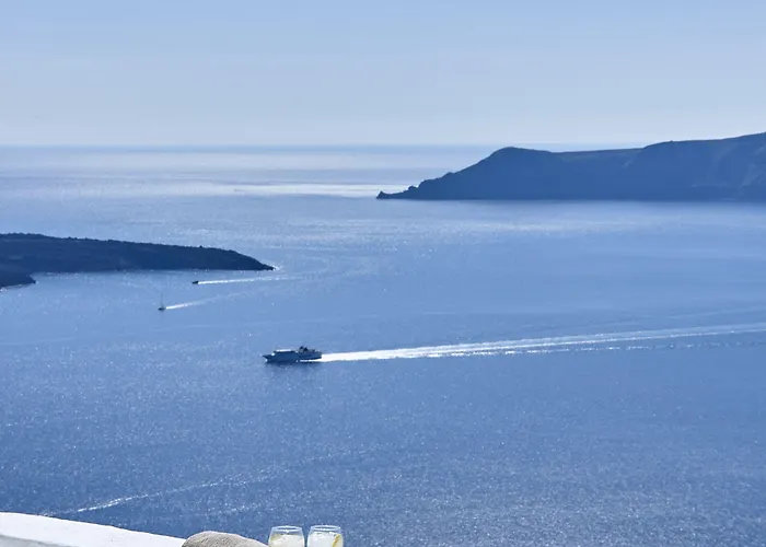 Nautilus Villa Firostefani